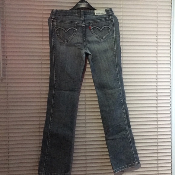 Blue Levi’s jeans - Picture 2 of 7